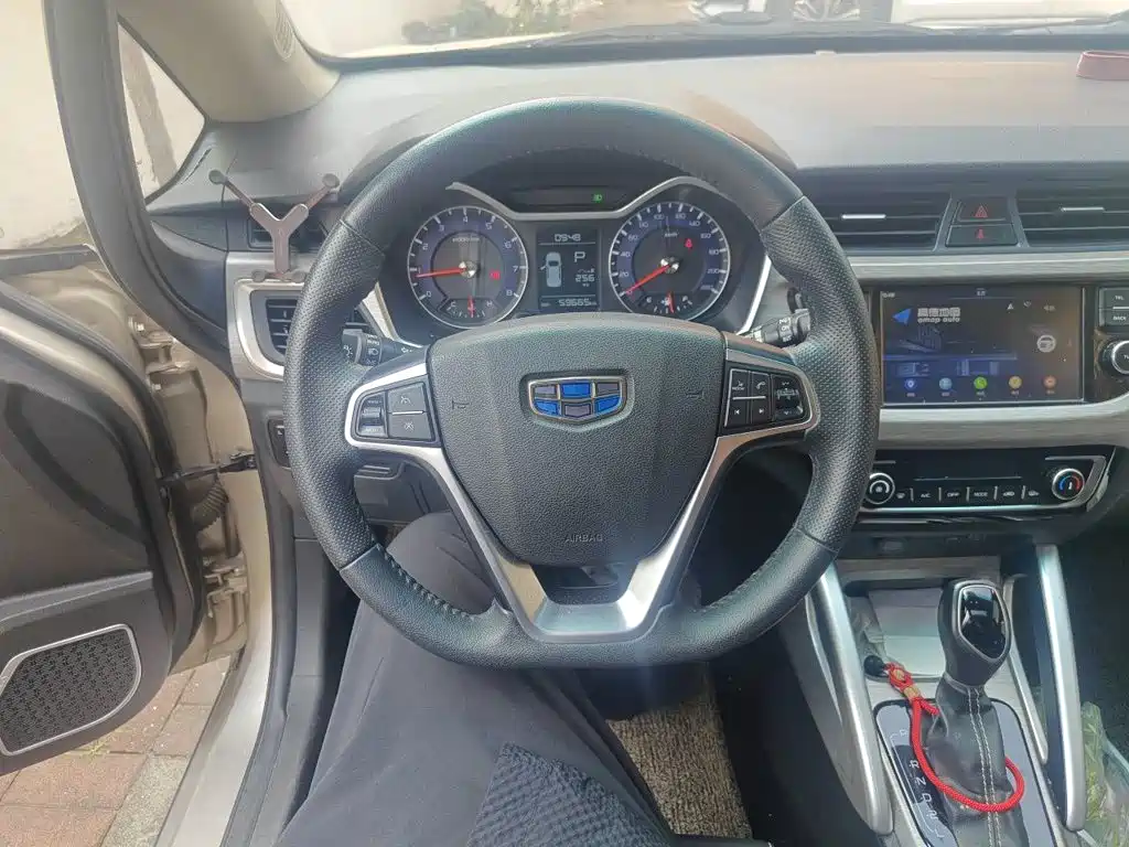 Geely Vision X3 — фото 2