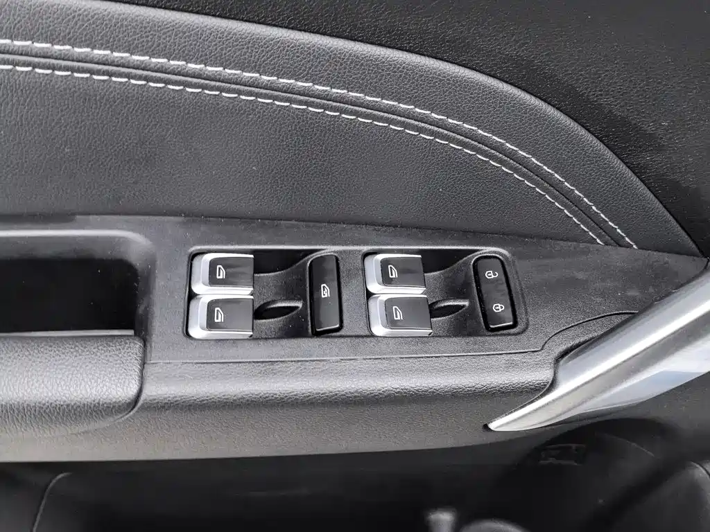 Geely Vision X3 — фото 9