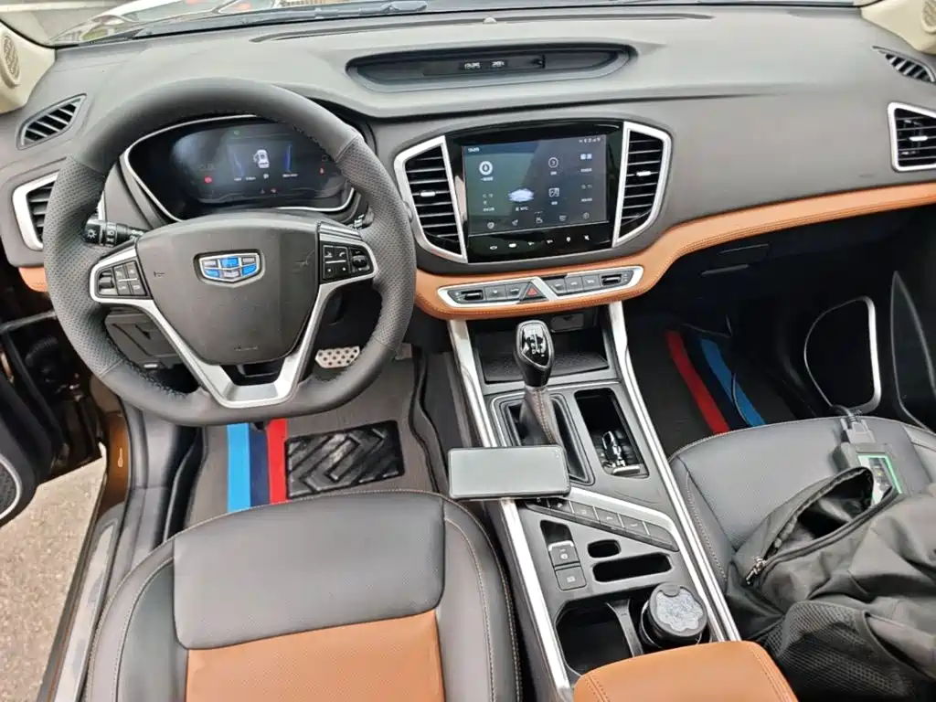 Geely Vision X6 — фото 9