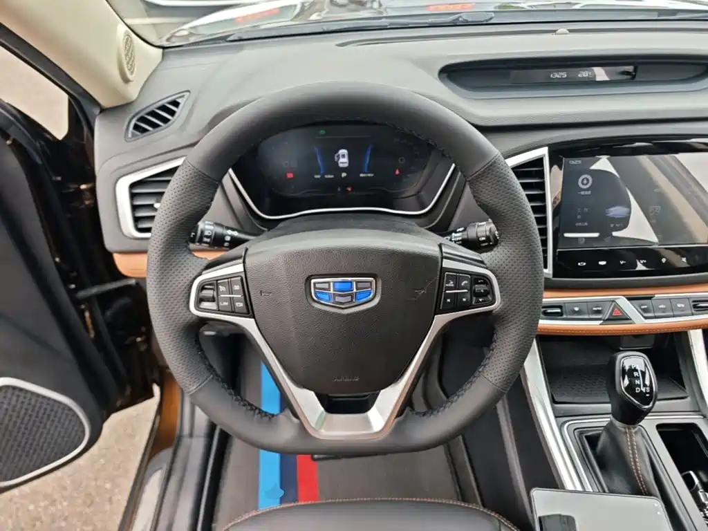 Geely Vision X6 — фото 10