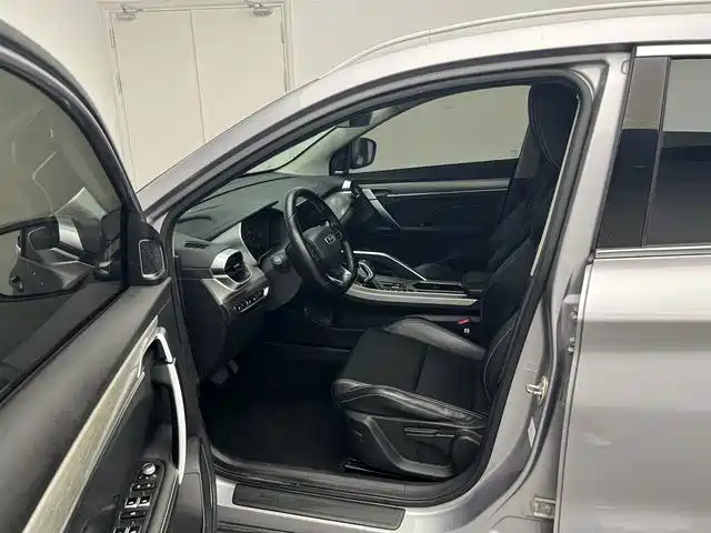 Geely Binyue — фото 13