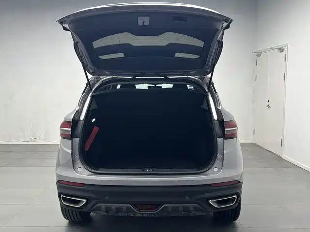 Geely Binyue — фото 18