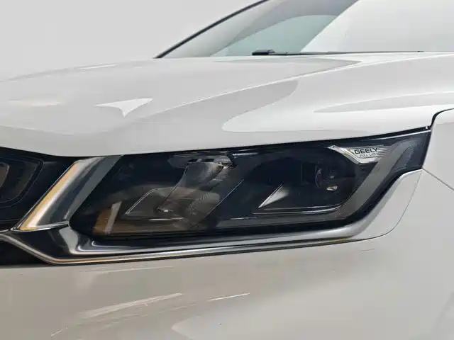 Geely Binyue — фото 11
