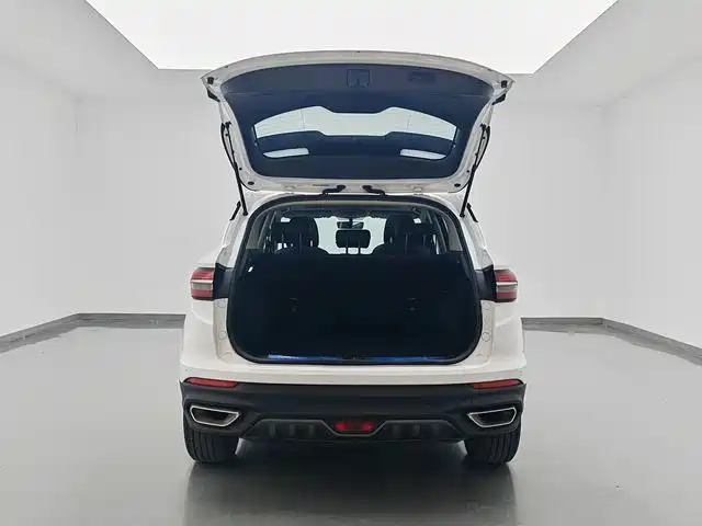 Geely Binyue — фото 13