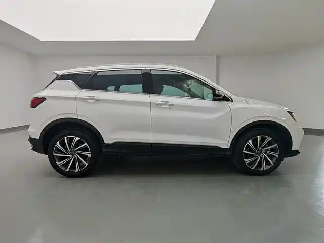 Geely Binyue — фото 18