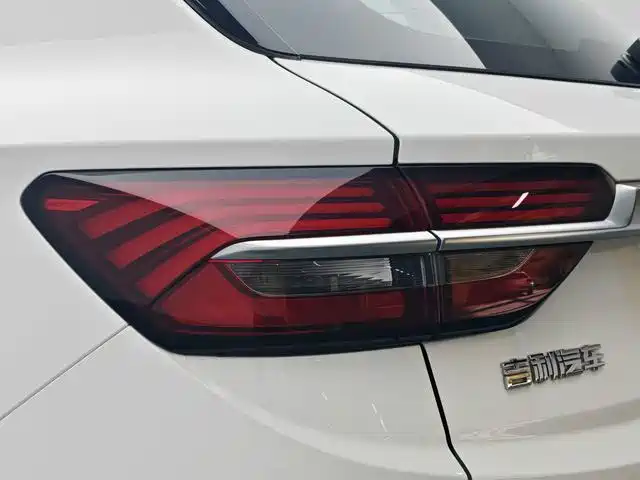 Geely Binyue — фото 10