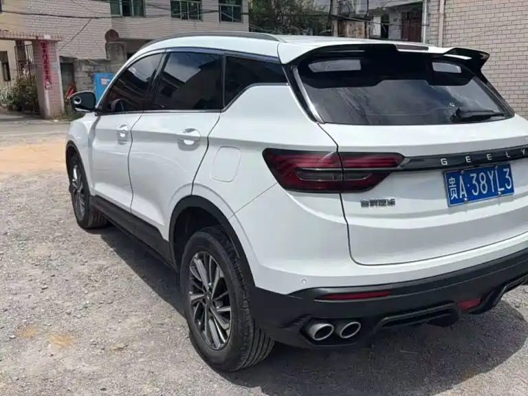 Geely Binyue — фото 15
