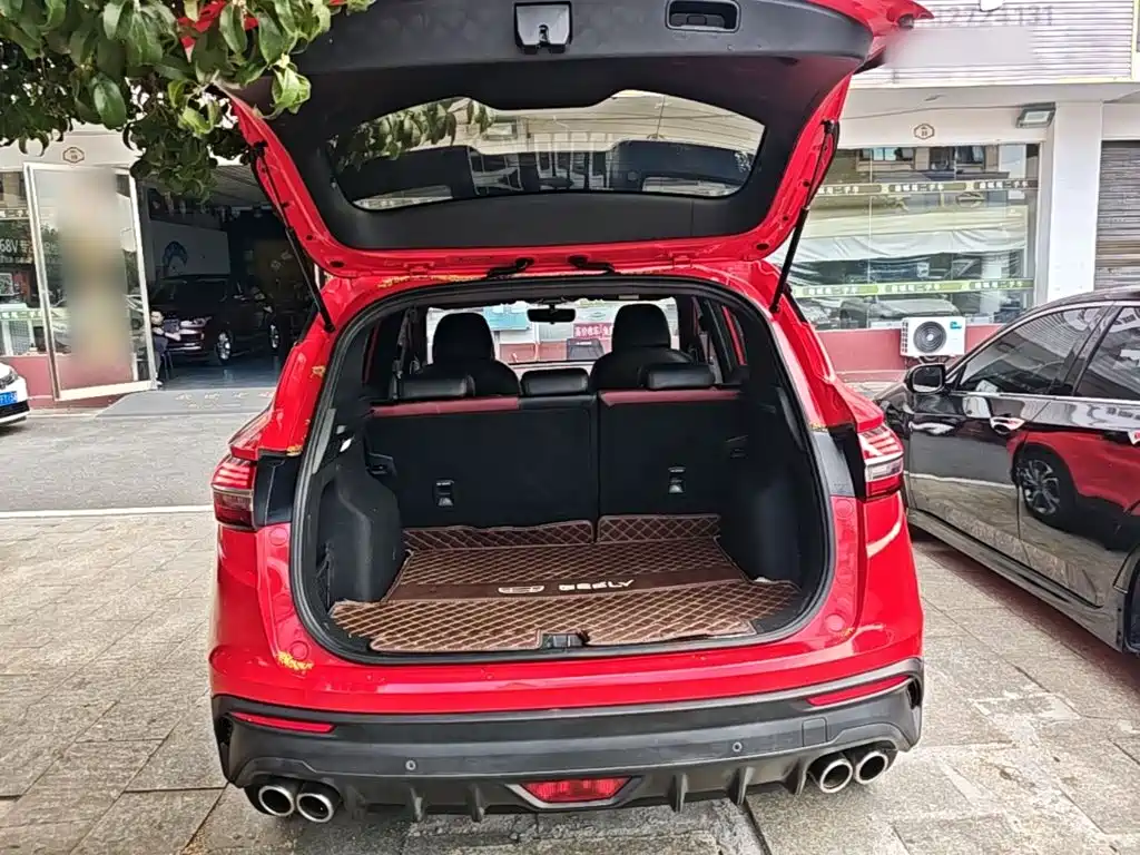 Geely Binyue — фото 18