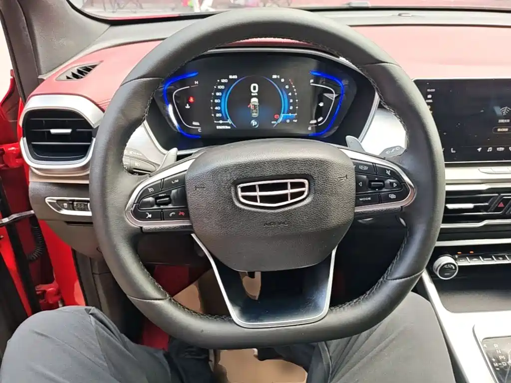 Geely Binyue — фото 10