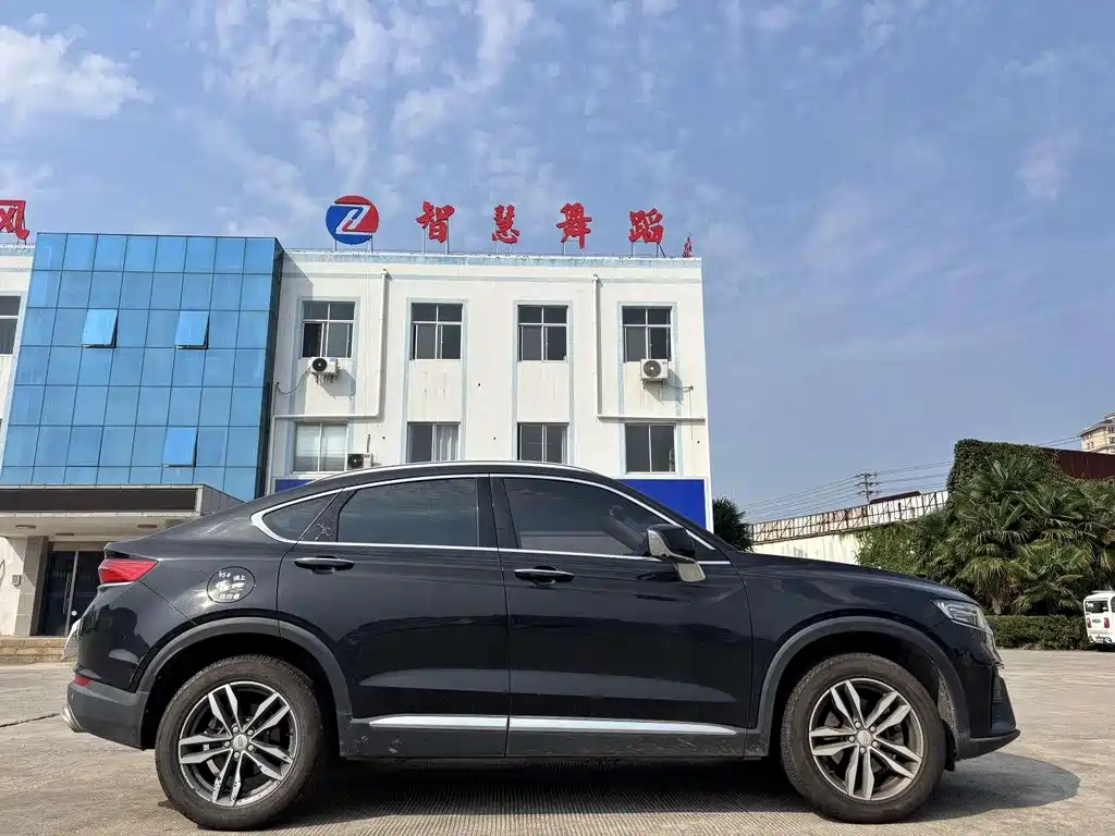 Geely Xingyue — фото 4
