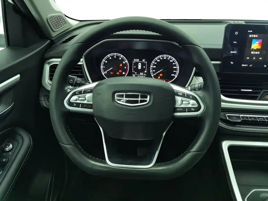 Geely Vision X6 — фото 15