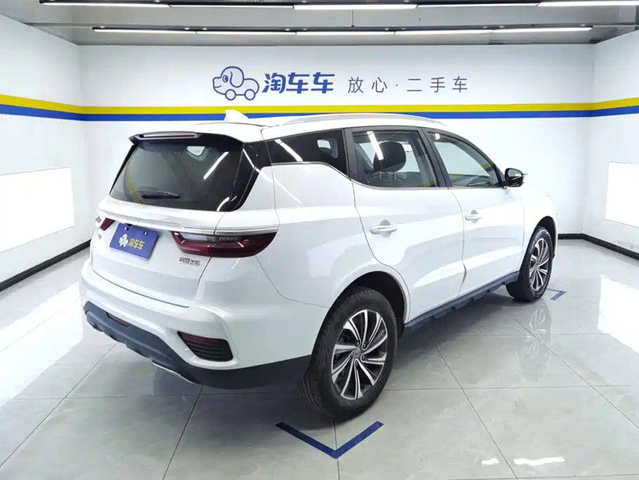 Geely Vision X6 — фото 3