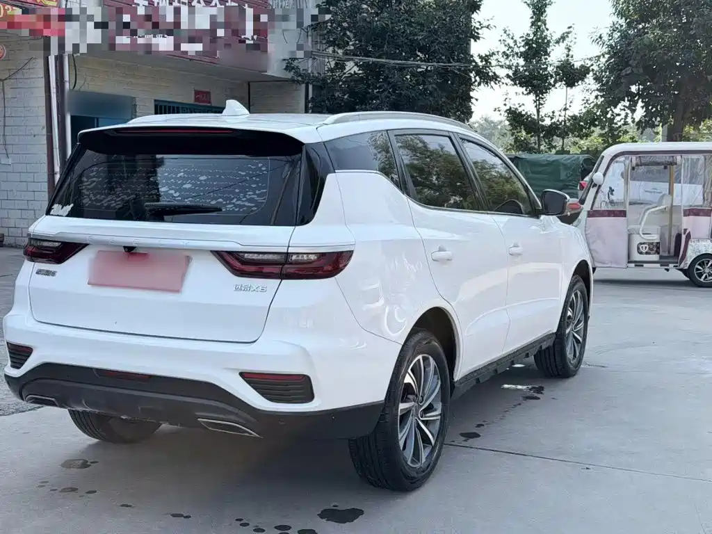 Geely Vision X6 — фото 6