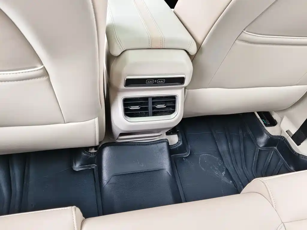 Geely Icon — фото 11