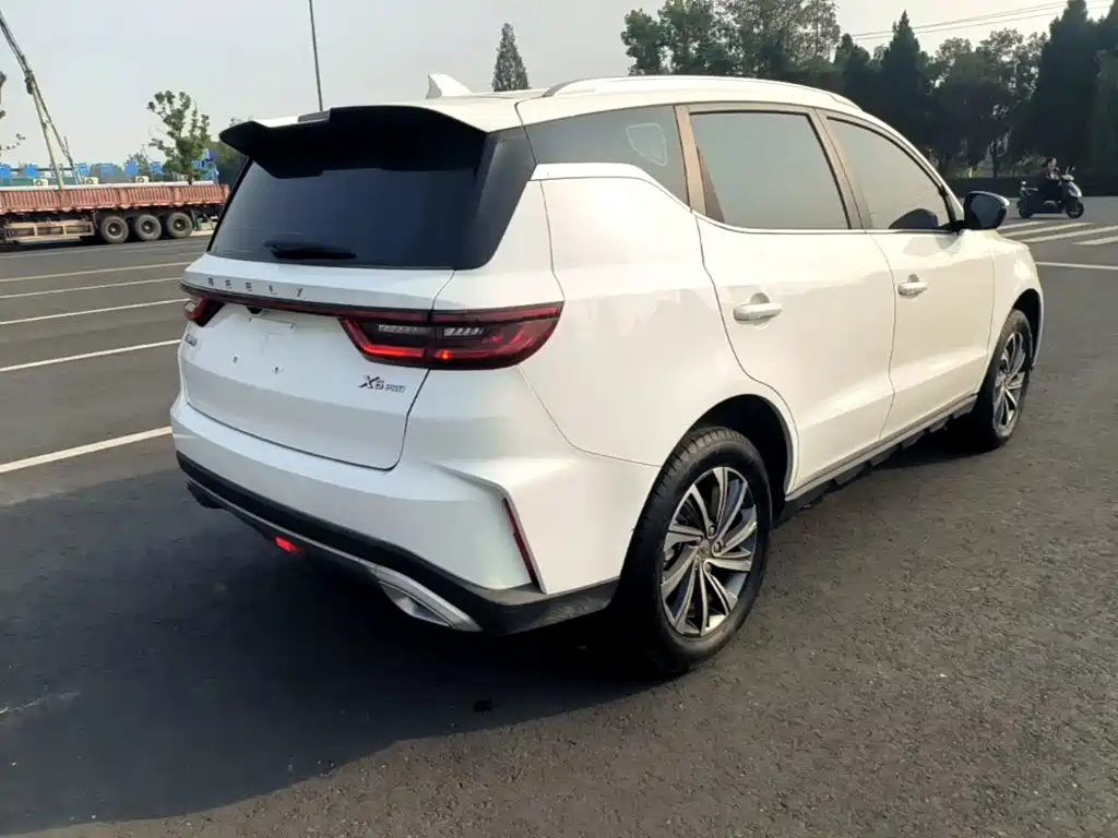 Geely Vision X6 — фото 6