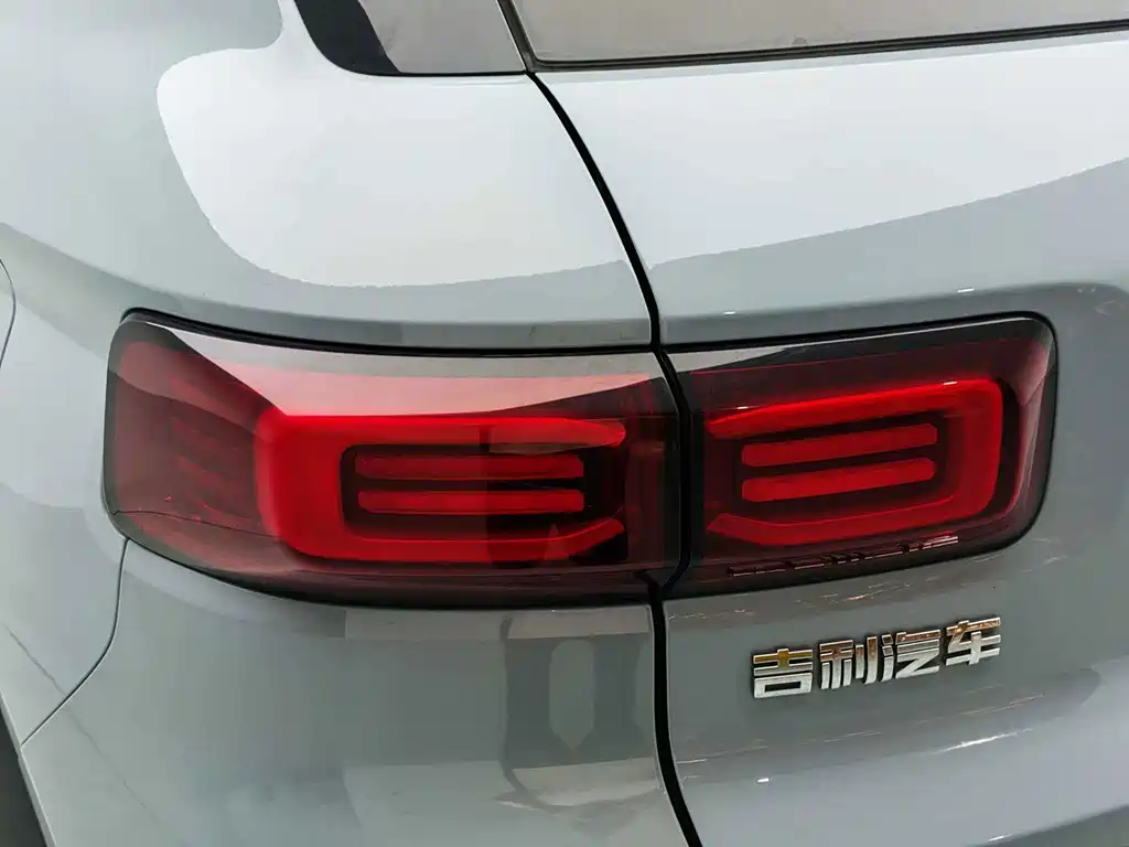 Geely Icon — фото 17