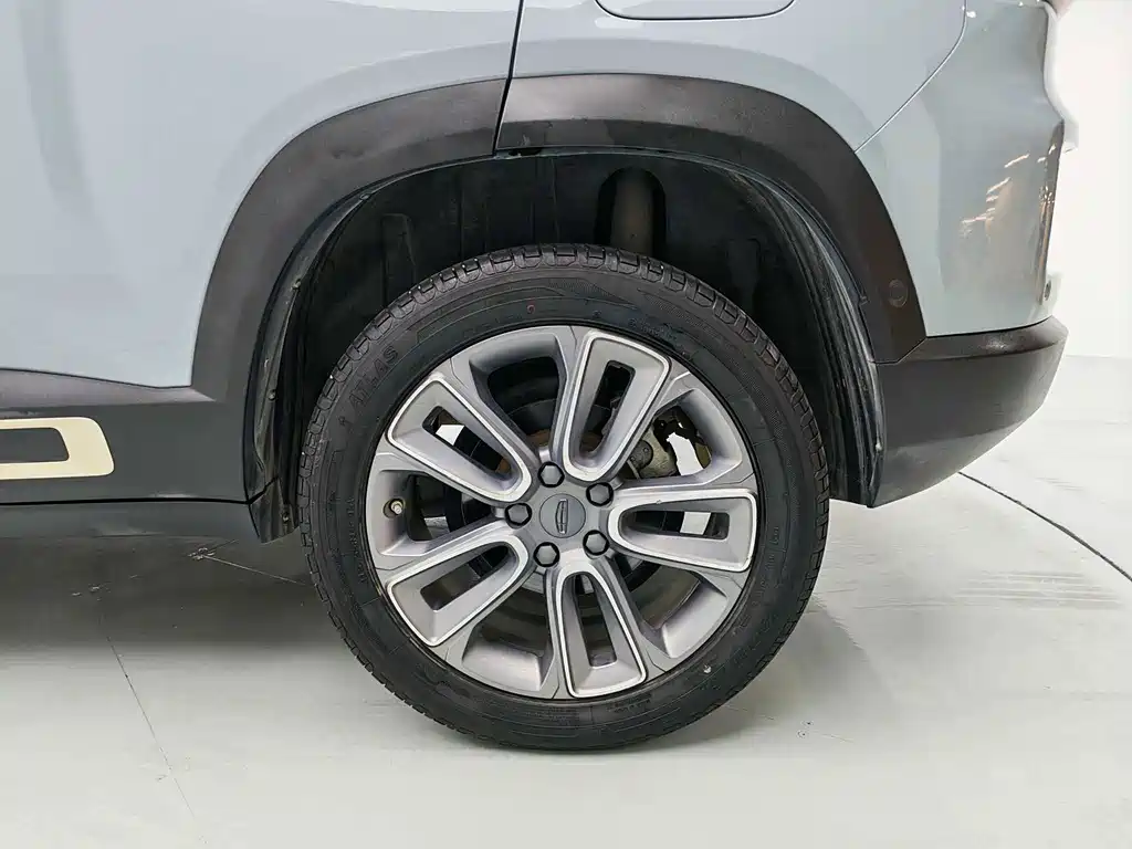 Geely Icon — фото 18