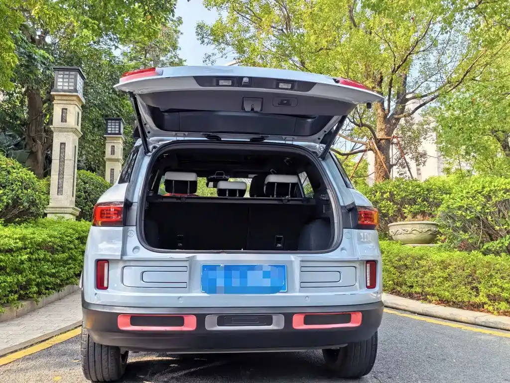 Geely Icon — фото 14