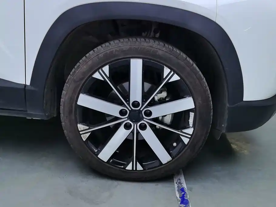 Geely Icon — фото 6