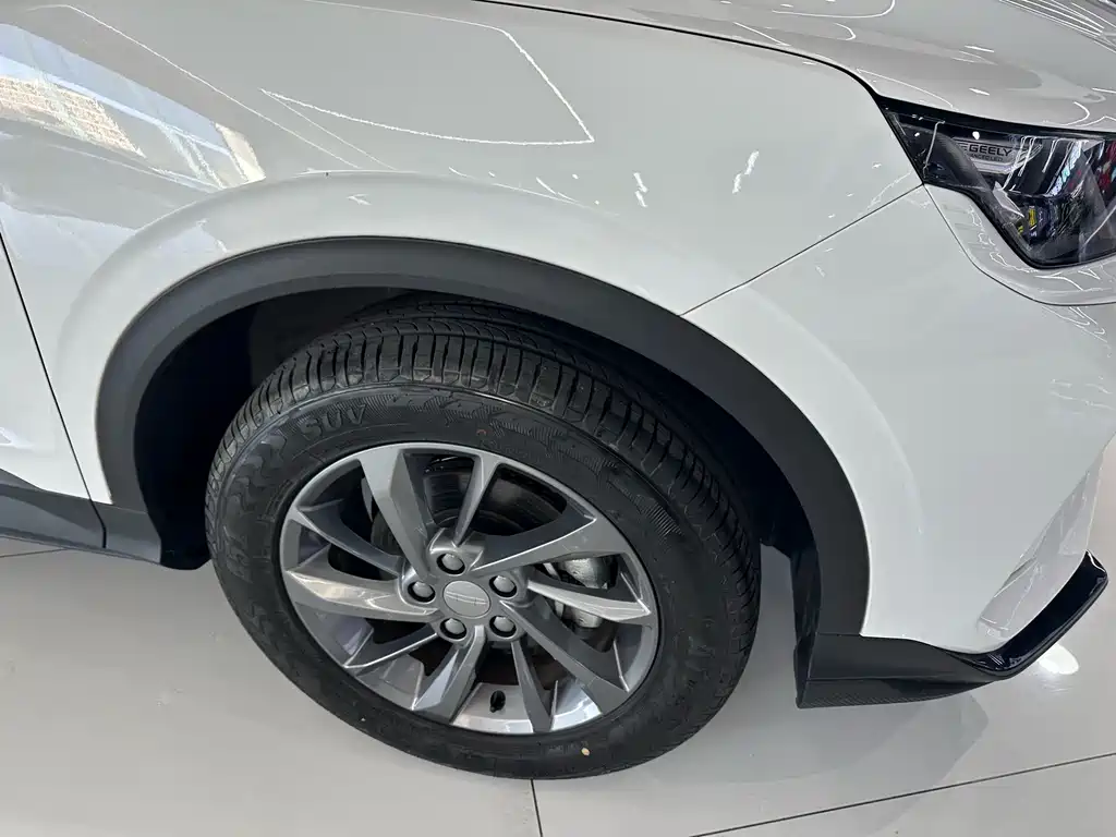 Geely Binyue — фото 18
