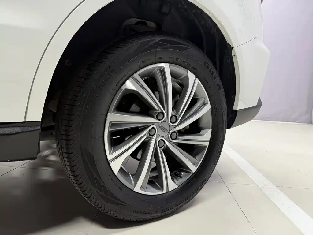 Geely Vision X6 — фото 15