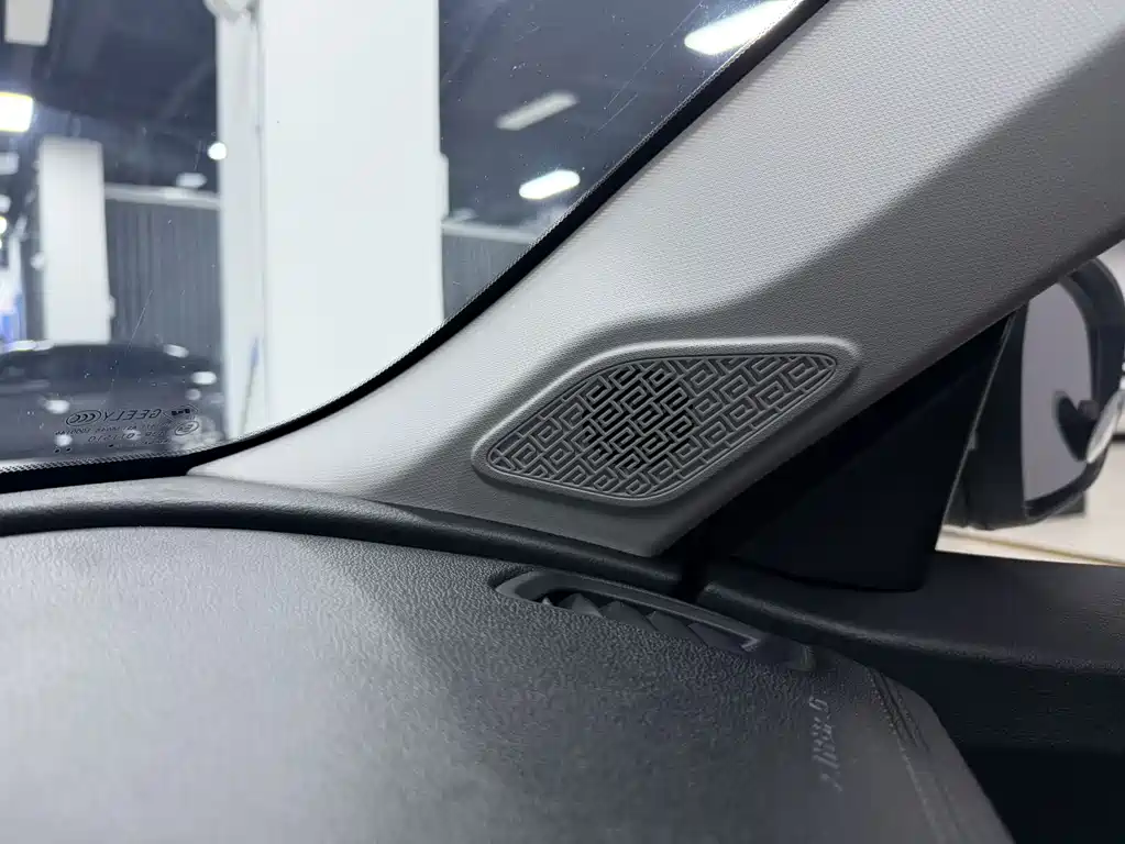 Geely Vision X6 — фото 17