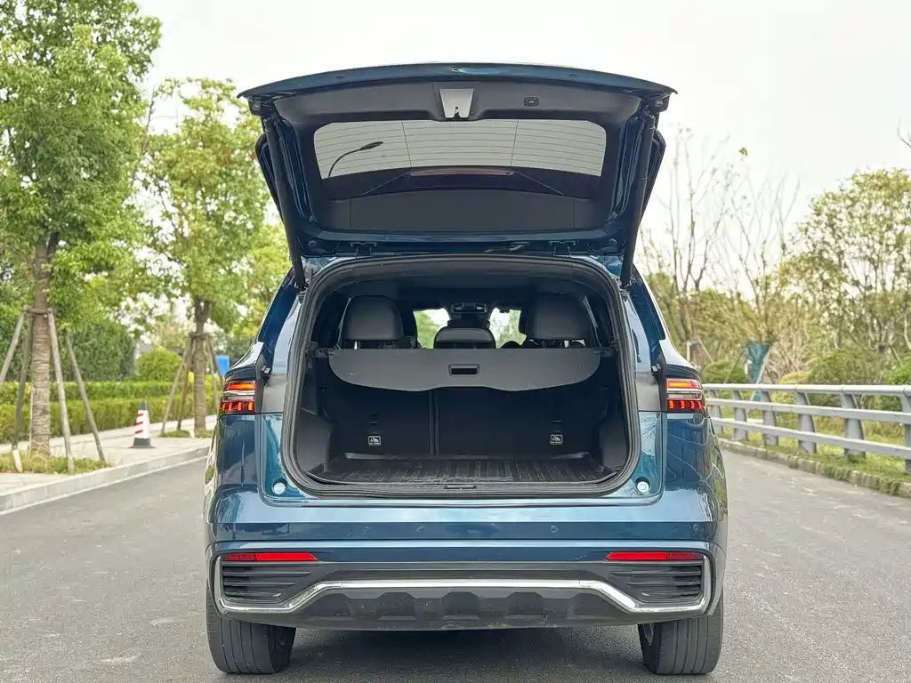 Geely Xingyue L — фото 10
