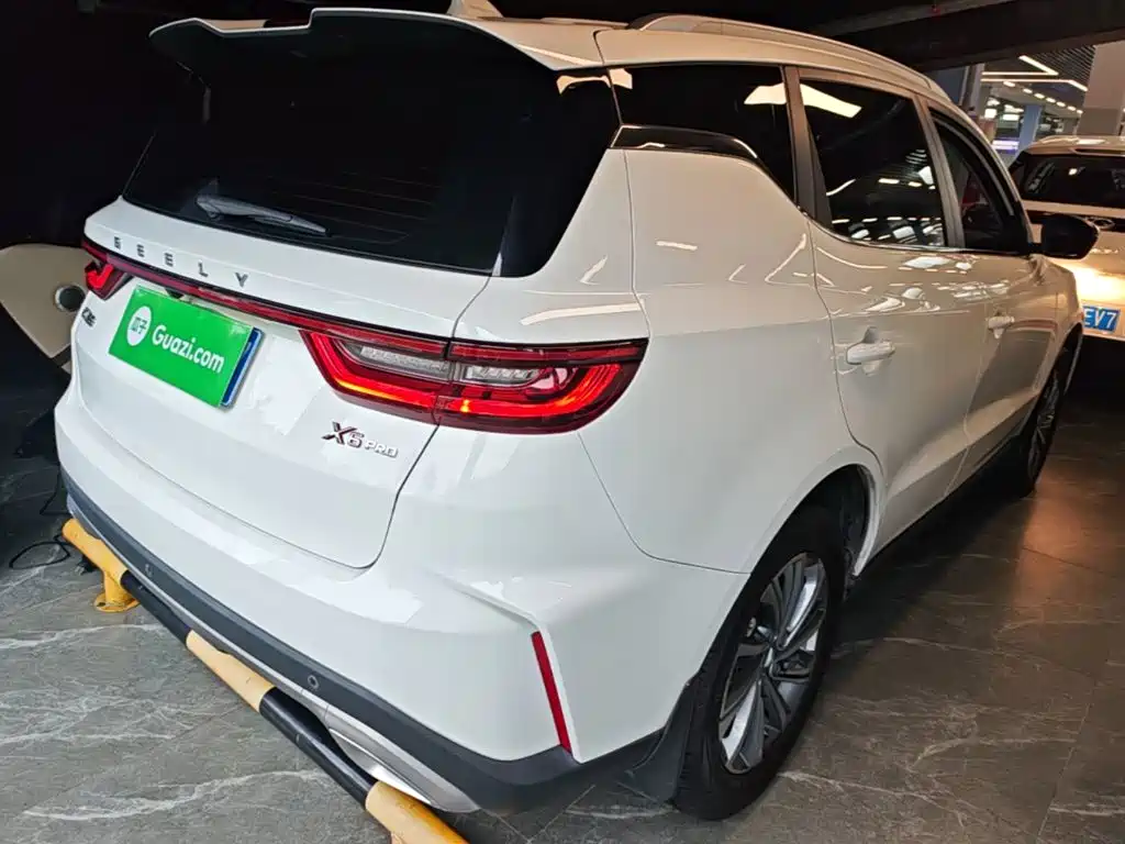 Geely Vision X6 — фото 6