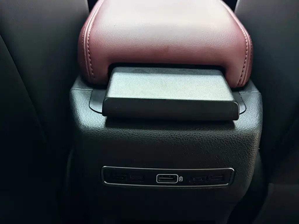 Geely Binyue — фото 13