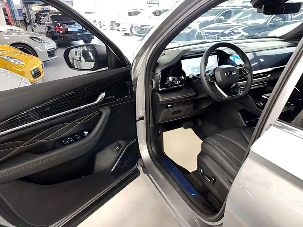 Geely Xingyue L — фото 15