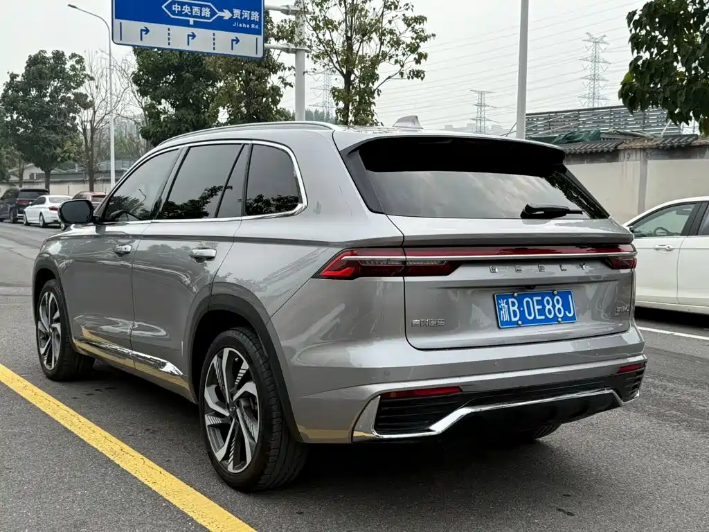 Geely Xingyue L — фото 15