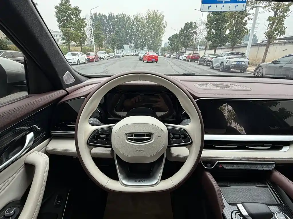 Geely Xingyue L — фото 10