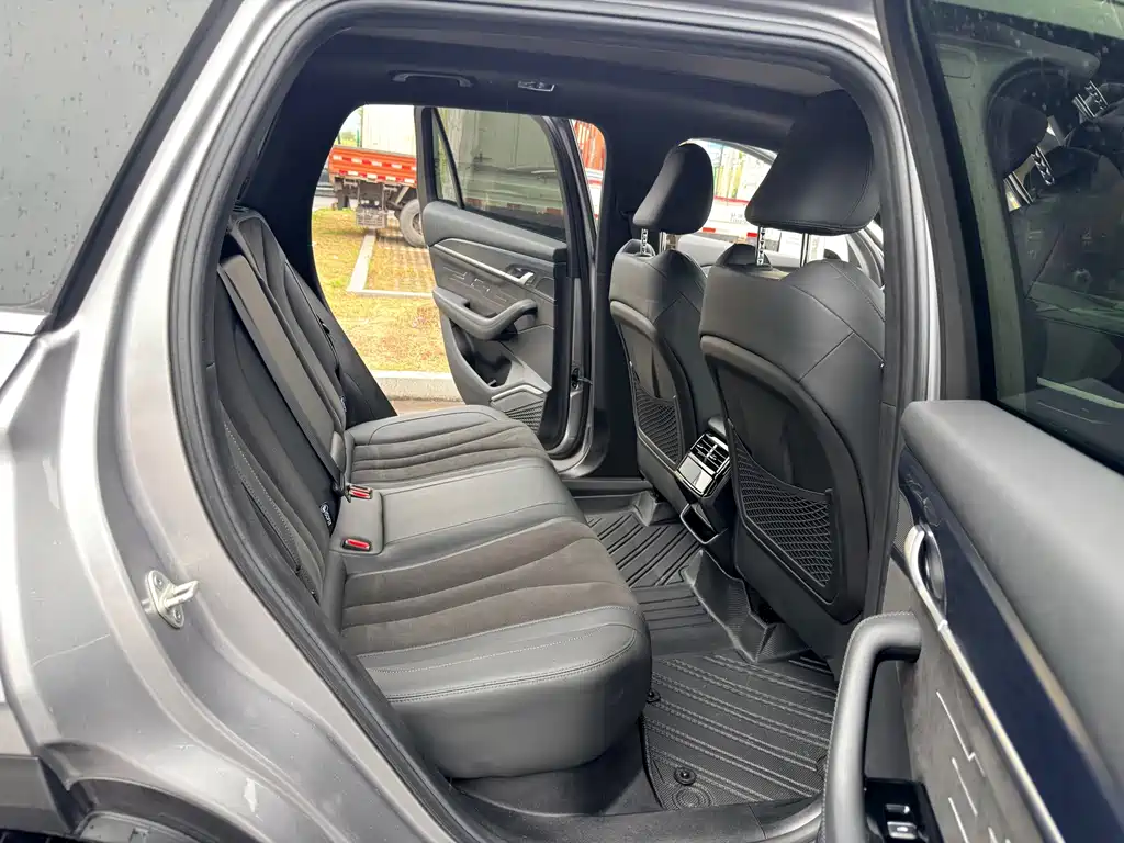 Geely Xingyue L — фото 15