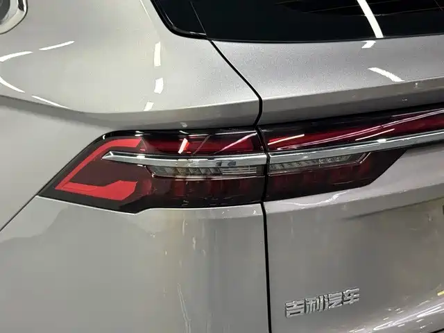 Geely Xingyue L — фото 14
