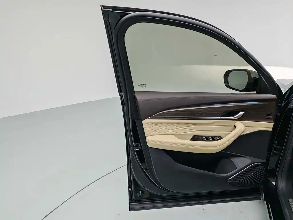 Geely Xingyue L — фото 17