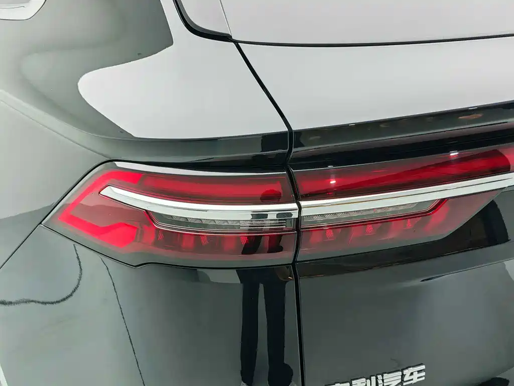 Geely Xingyue L — фото 10