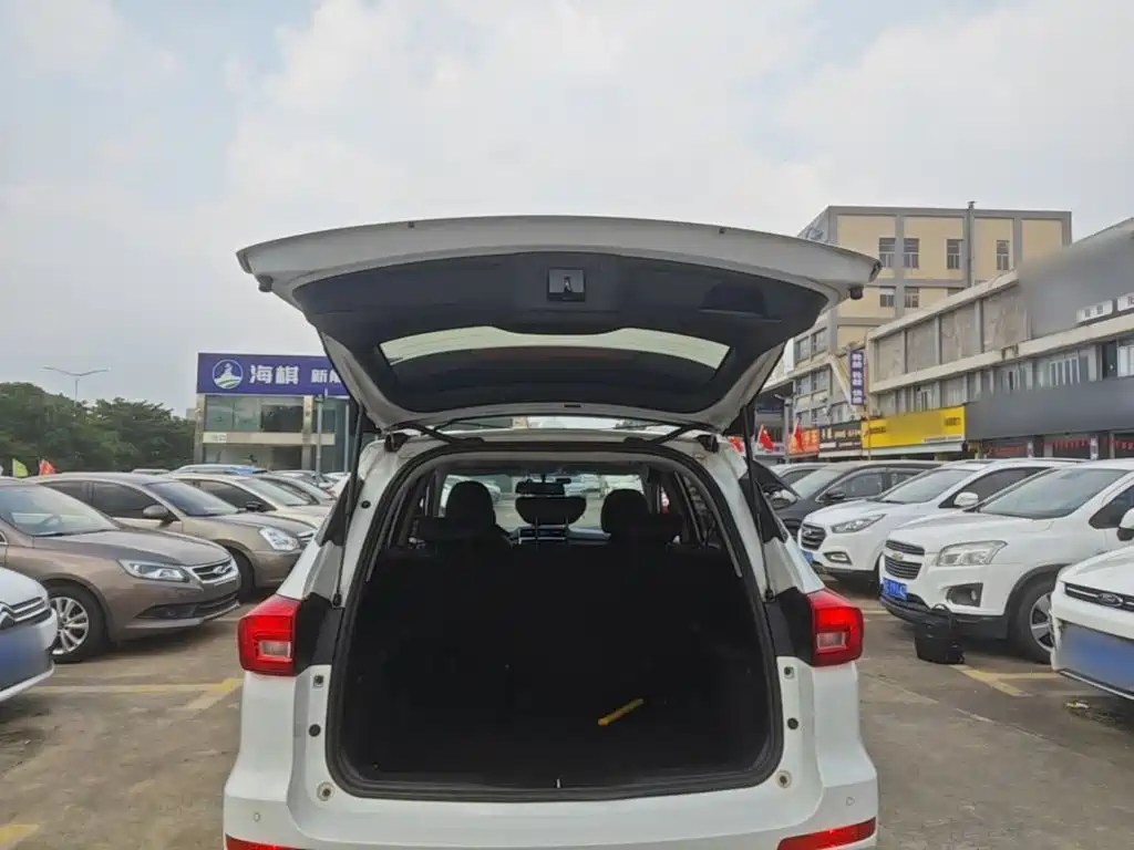 Haval M6 — фото 18