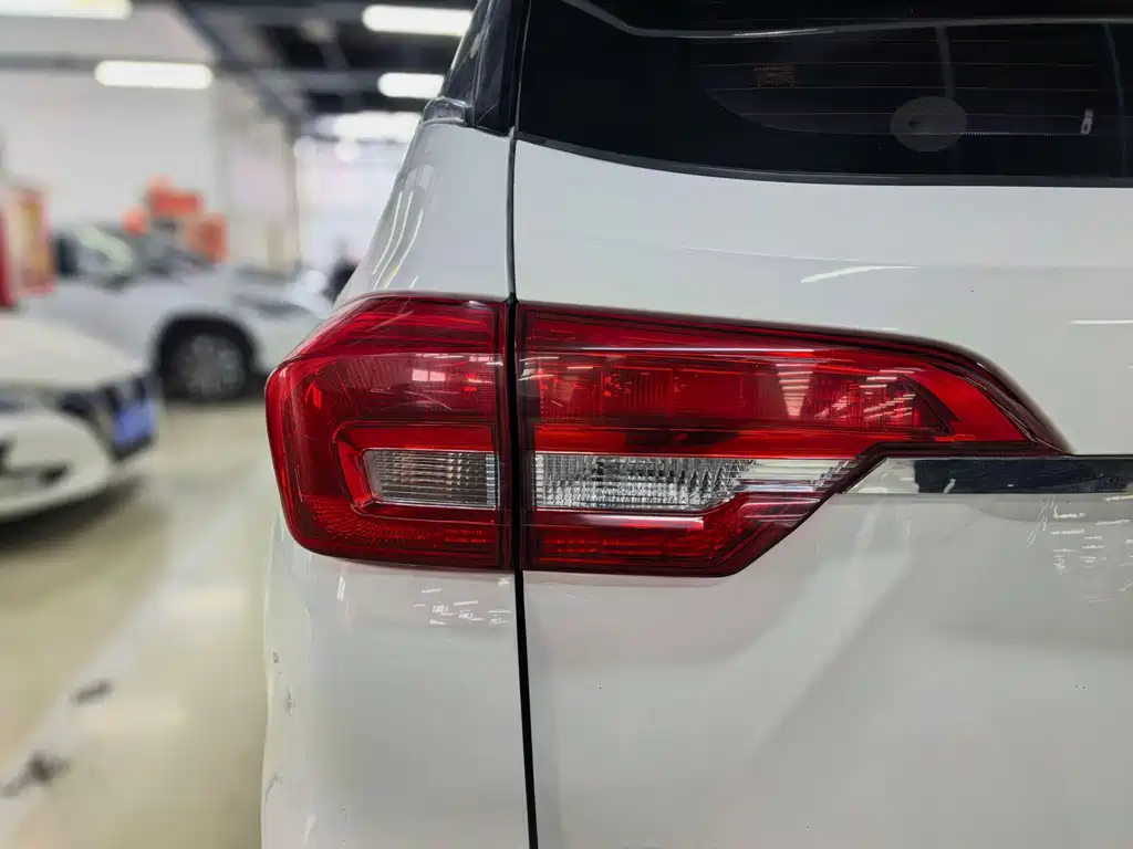 Haval M6 — фото 17