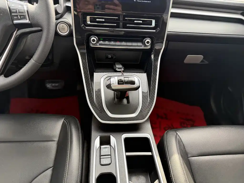 Haval M6 — фото 14