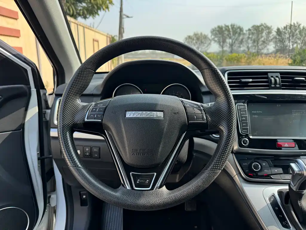 Haval M6 — фото 10