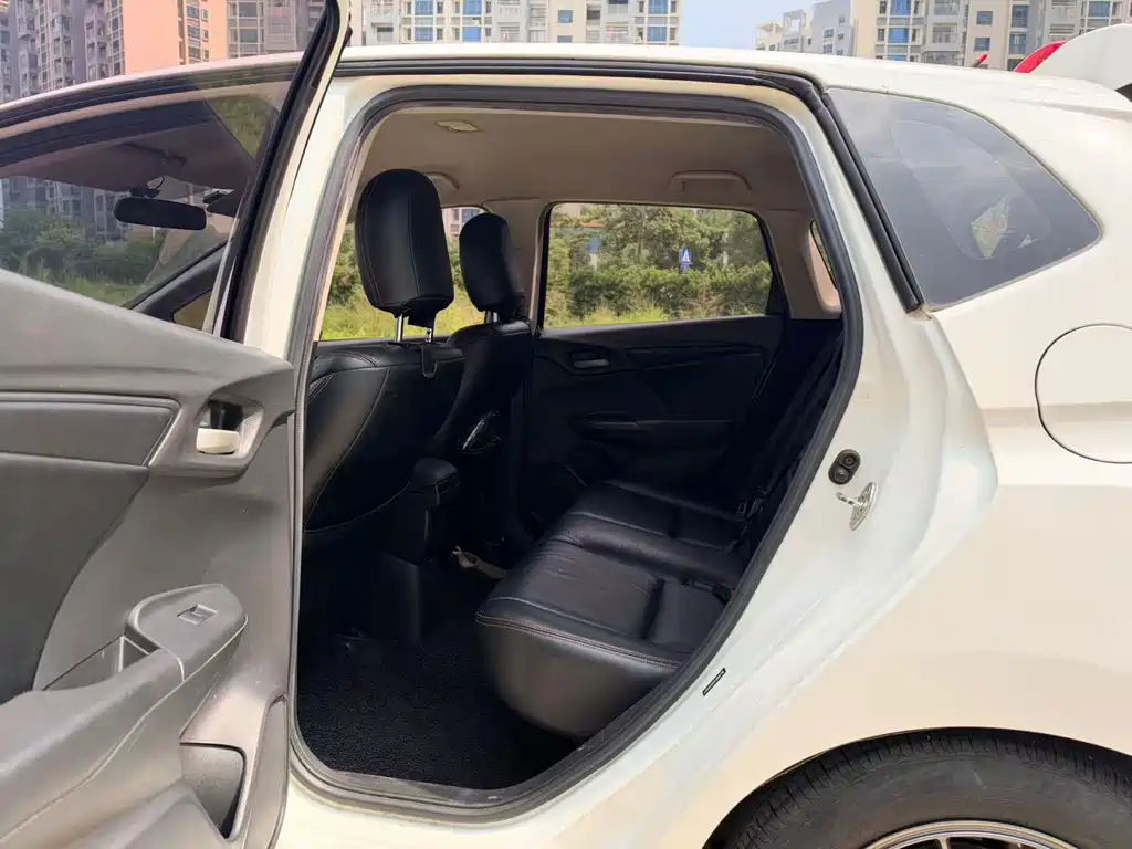 Honda Fit — фото 4