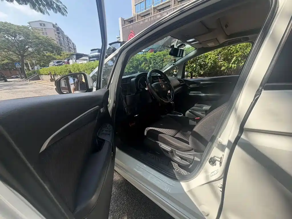 Honda Fit — фото 4