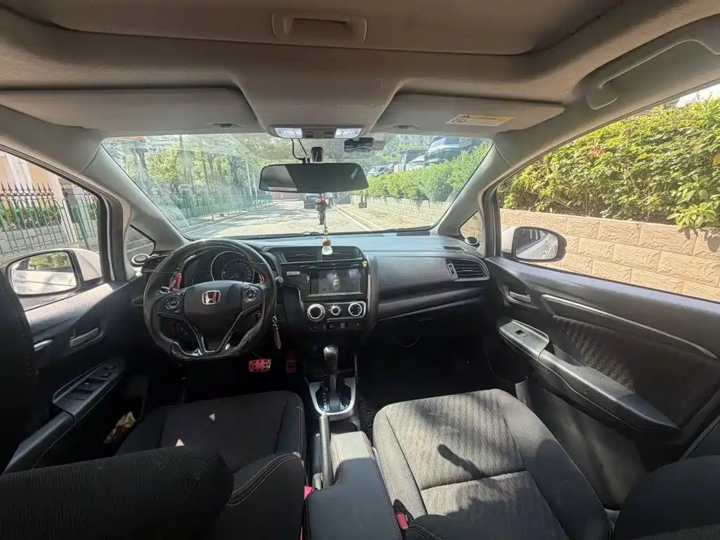 Honda Fit — фото 5