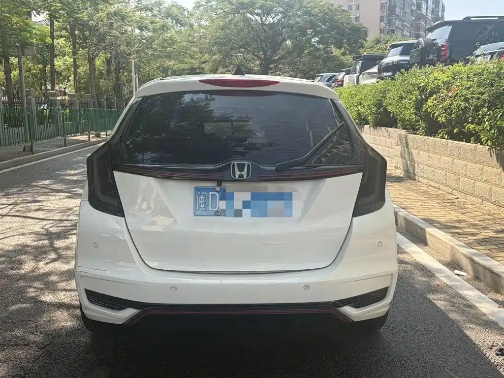 Honda Fit — фото 8