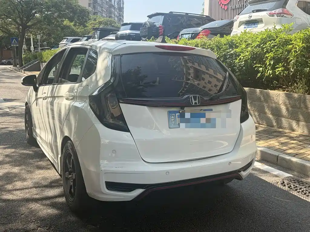 Honda Fit — фото 9
