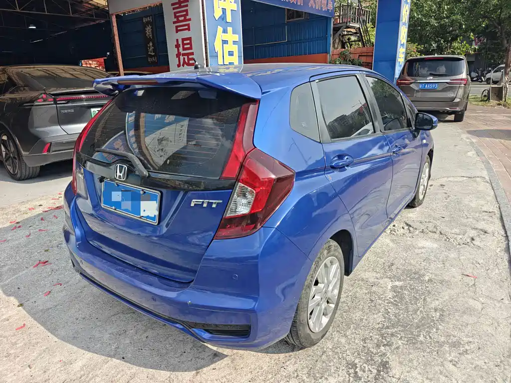 Honda Fit — фото 4