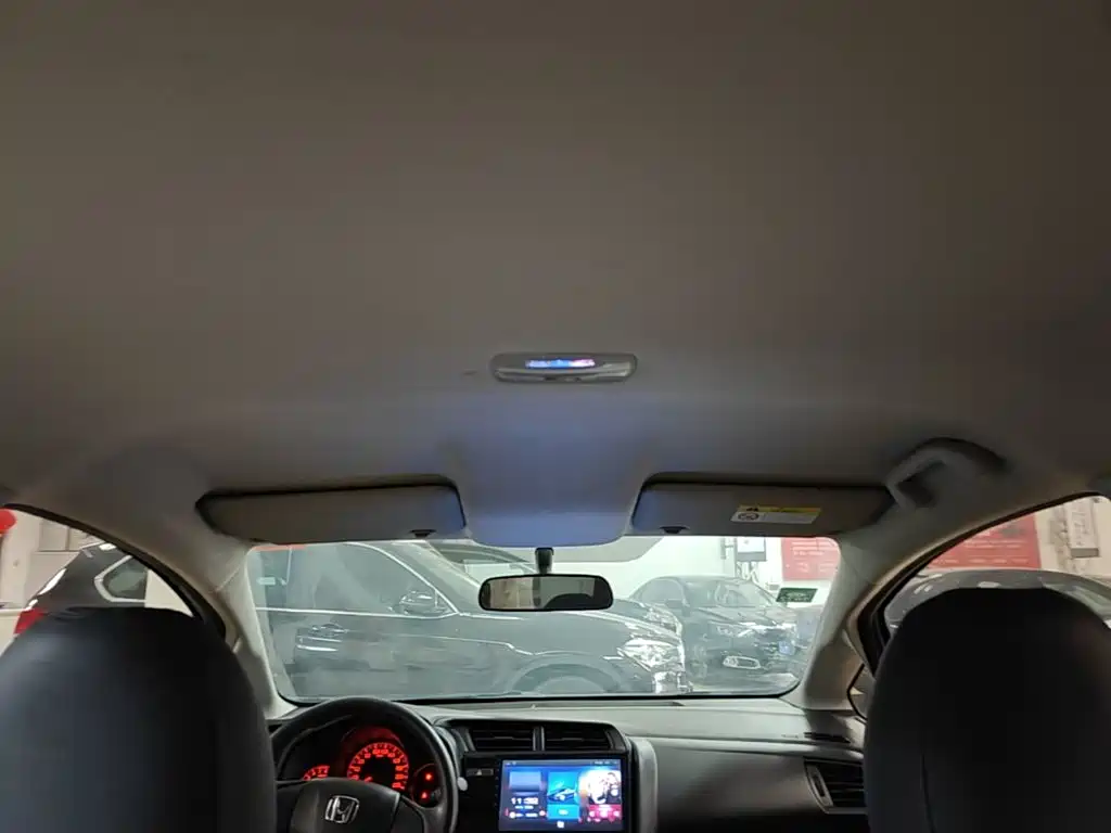Honda Fit — фото 17