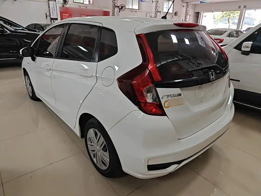 Honda Fit — фото 4