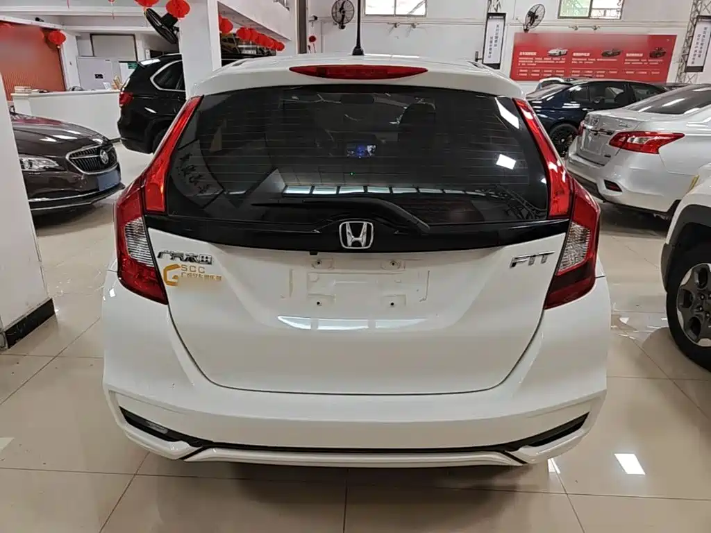Honda Fit — фото 5