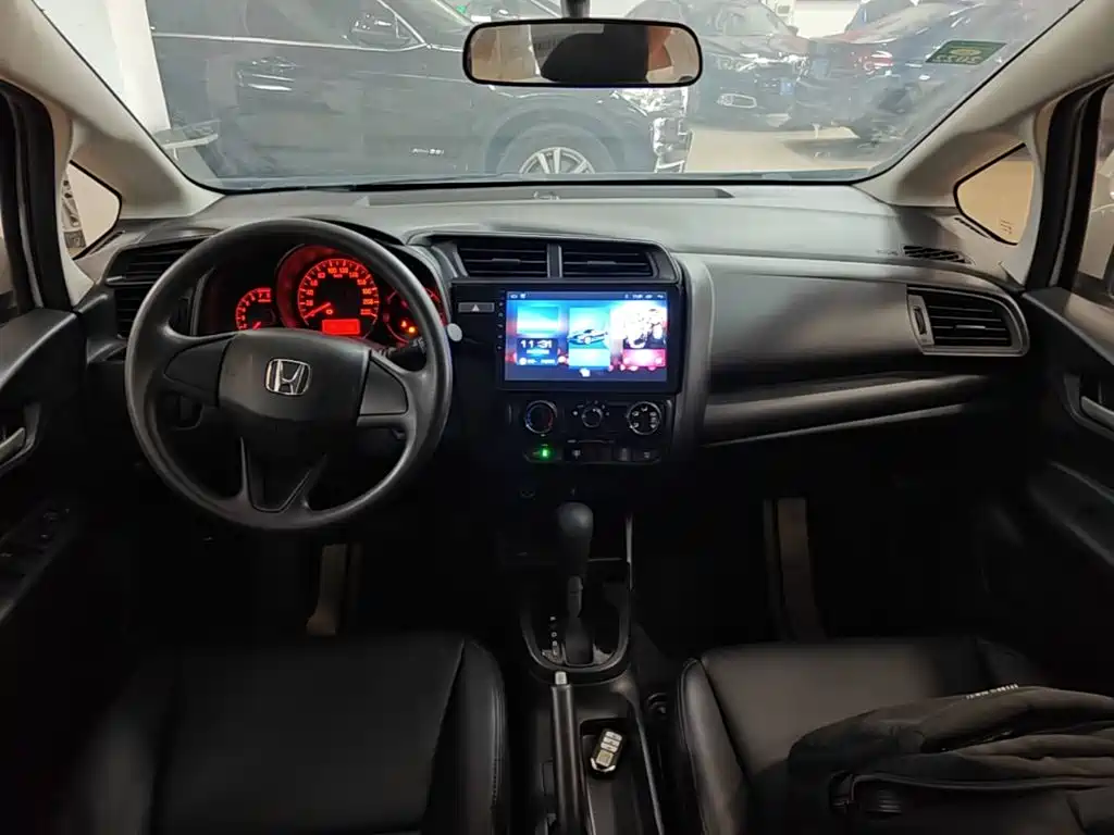 Honda Fit — фото 9